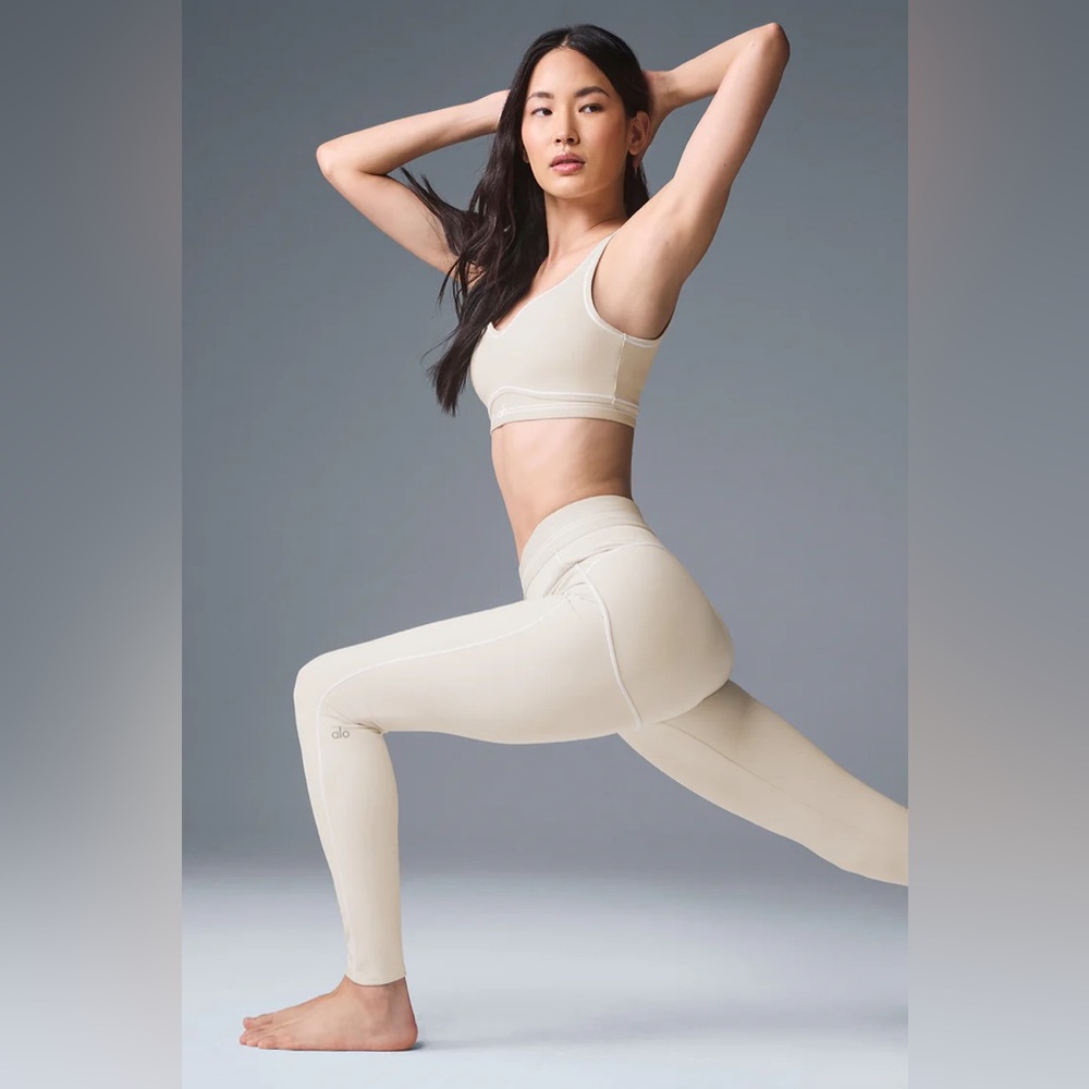 ALO Yoga Women's Airbrush Heart Throb Leggings Oat Milk/White